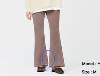 フレアパンツをはいて歩くと、裾の広がった部分が擦れて音がしてしまうのですが、これが普通なのでしょうか？ それとも歩き方の問題でしょうか、、、