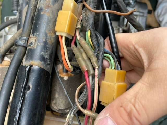 バイクのメインハーネス引き直しについてgt年式バッテリーを繋い Yahoo 知恵袋