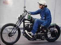野村周平さんが乗ってるバイクって元は長瀬智也さんのバイクだった 