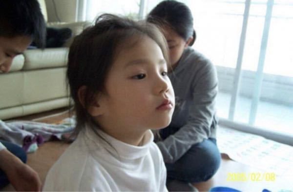 下の写真はkpopアイドル幼少期写真まとめみたいので見たのです Yahoo 知恵袋