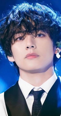 Btsのテテのような髪型になるために伸ばしているのですが 適度に髪を整え Yahoo 知恵袋