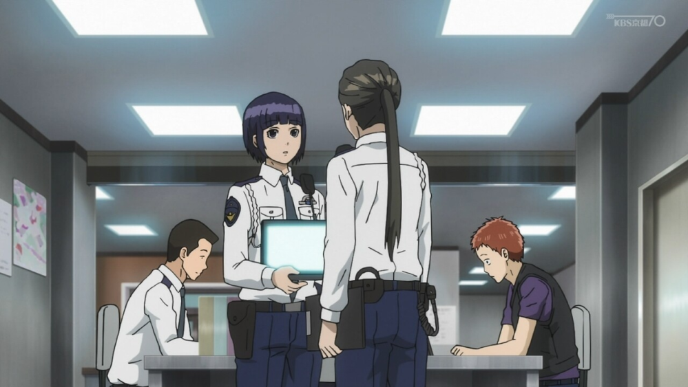【shamioのアニメ大喜利】 左の彼女(後輩)曰く「あの…○○○すの時の…ば○○って、たいい？…。 『警察文書的』にどう書けば…？」 と、言われて、右の彼女(先輩)は何て答えますか？