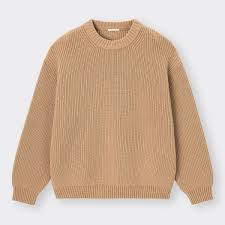 このセーターってどんなアイテムと相性が良いですか?