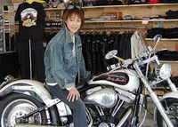 女性芸能人でバイク好きは高島礼子の他に誰がいますか？ 
