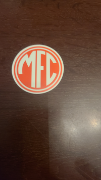 このロゴのサッカーチームを教えてください Mateenseと検索 Yahoo 知恵袋