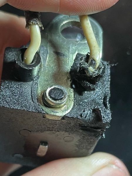 cbr400fのバイクについてです。ピックアップコイル（パルス）が外ゴム