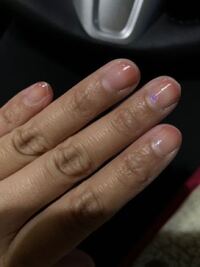 このネイルって変ですか グラデーションをしようと思ったんですけど Yahoo 知恵袋