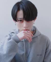 至急お願いします こういう感じの七三分けしたいのですがツーブロック入 Yahoo 知恵袋