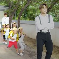 友達が言っていたのですが Btsがだるまさんがころんだをやるん Yahoo 知恵袋