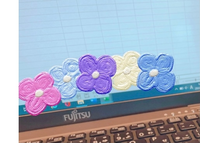 この画像のお花のスタンプはなんのアプリにあるかわかる人いません Yahoo 知恵袋