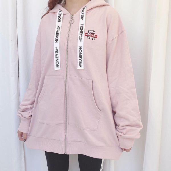 こーゆーパーカー羽織るときってどんな服装が合いますか 今 Yahoo 知恵袋