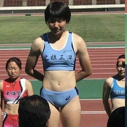 陸上　ブルマー　開脚 