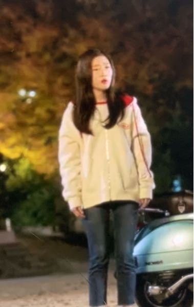 「初恋は初めてなので」のドラマでチェヨンちゃんが着用していたこのパーカーどこのブランドだかわかる方教えてください。