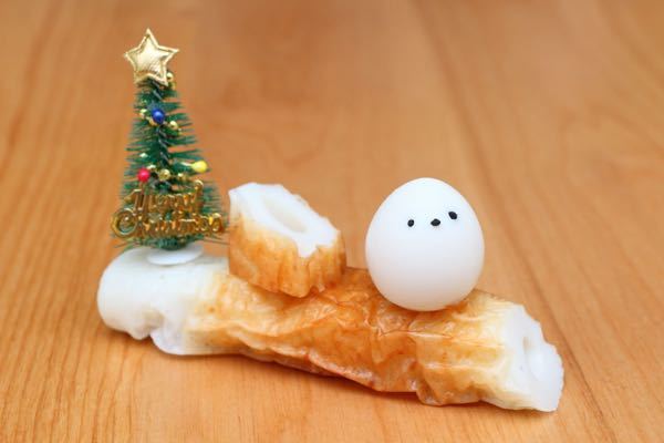 クリスマスにちくわとゆで卵で アシエナガちゃんのブッシュドノエルを 作りますか？