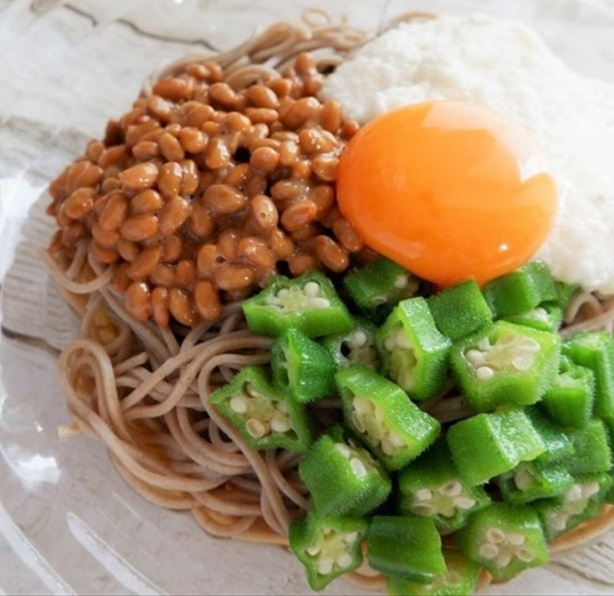 体に良さそうなお料理ですか？ オクラ、納豆、長芋、卵、そば。