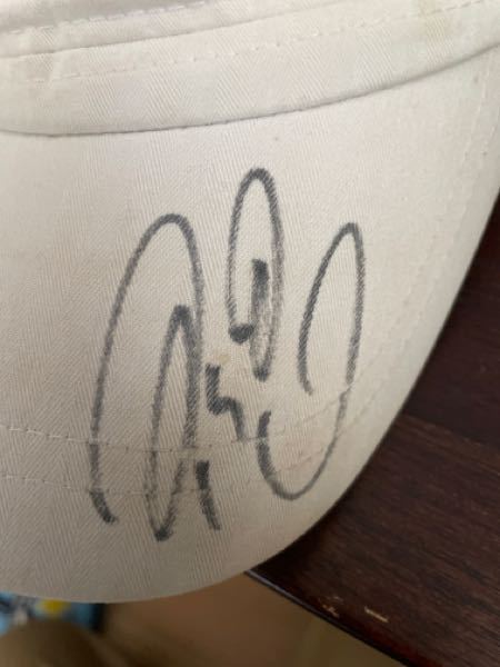 これ誰のサインかわかりませんか？ 2014バンテリンカップの女子ゴルファーからもらいました。