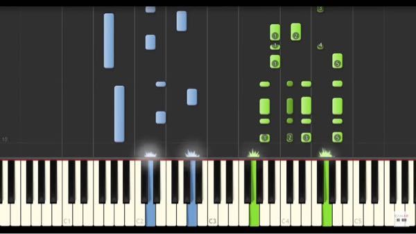 今、久石譲のSummerという曲を練習しているのですが指が短くて緑の鍵盤の所の音が届きません。対処法など教えて下さい。ピアノは小4から小6までの2年だけやってほぼ初心者のようなものです。今は高一です。