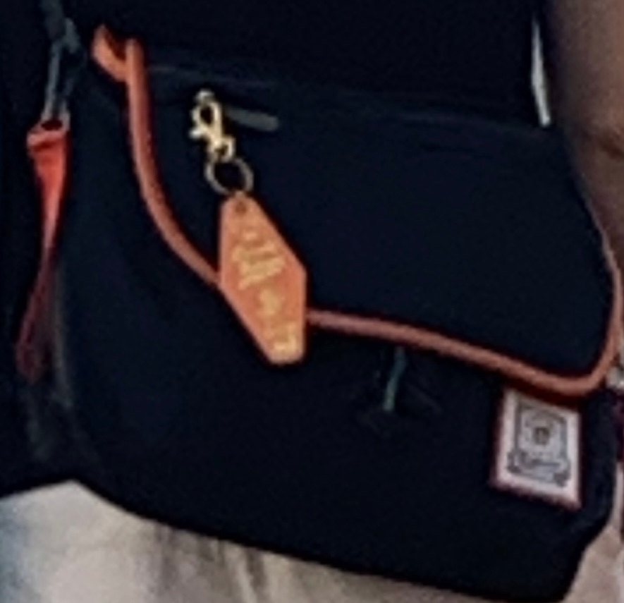 このバッグどこのブランドでしょうか？