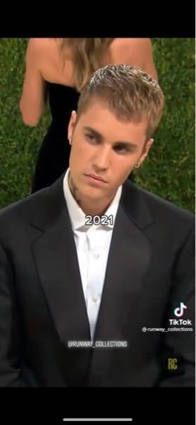画質が良いとは言えないのであれなのですが、この時のJustin Bieberの髪色って何色になりますか？