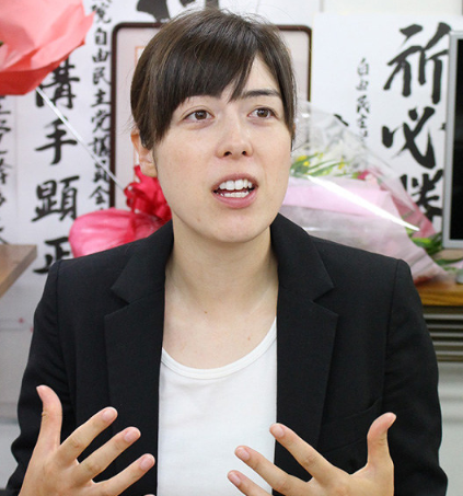 自民党の小野田紀美は日本人ですか？信用しても大丈夫でしょうか？香ばしい感じもします直感ですが