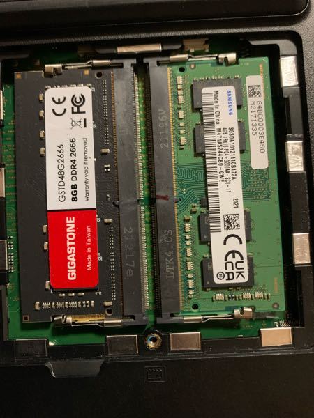 ノートPCのメモリについて質問です。 以前ノートPCを買ってそのPCのメモリを増築したかったので写真の左のメモリ(8GB)をつけました。 CPU-Zで確認するとchannelが2×64bitになっていました。 同じ型のメモリじゃないとデュアルチャネルにならないですか？