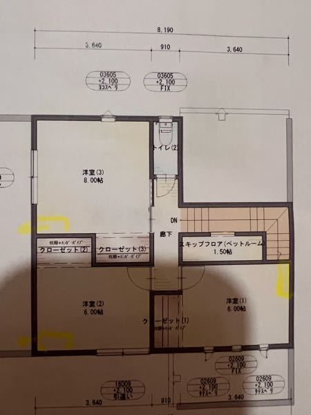 家を建てるのですが、2階の寝室(3)のクローゼットをもっと広くしたいです、どういう間取りが考えられますか？他の部屋は多少狭くなっても大丈夫です。