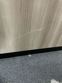 至急 会社の壁に傷をつけてしまいました なんとかごまか Yahoo 知恵袋