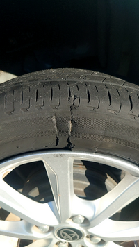 タイヤにパンクのいたずらをされました １年間で６回です 被害届は出し Yahoo 知恵袋