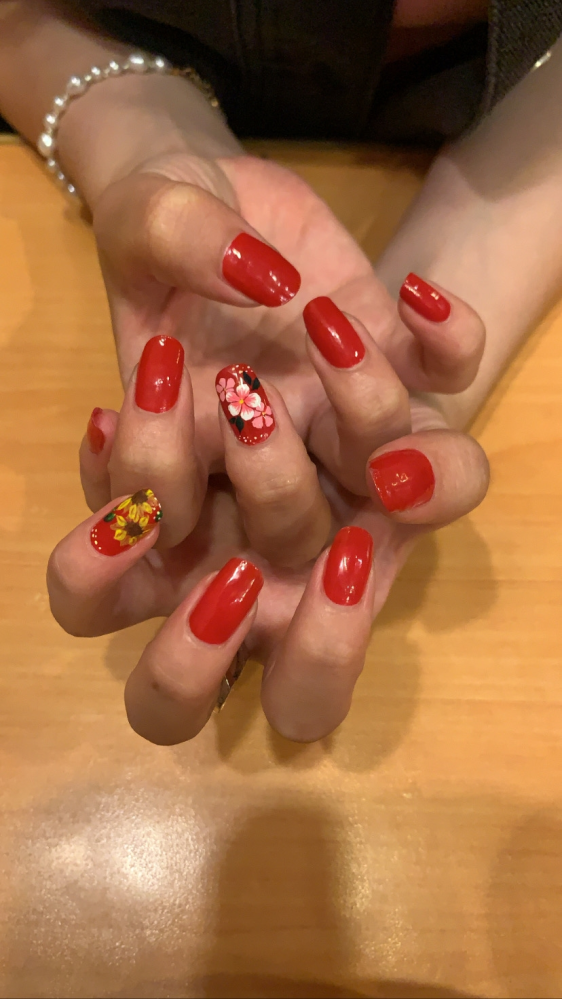 マニキュアについて質問ですポリッシュ系とパール系の違いを教えてくださいお願いし Yahoo 知恵袋