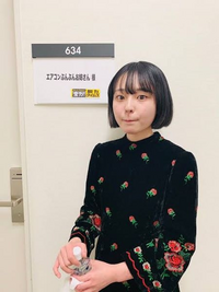 男性に質問 お笑い芸人 エアコンぶんぶんお姉さんは可愛いと思いますか Yahoo 知恵袋