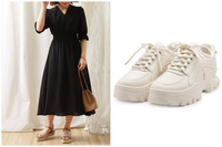 左のワンピースに 右のスニーカーを合わせたら変ですか 大 Yahoo 知恵袋