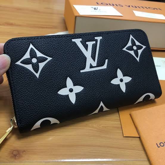 この財布ダサいと思いますか？