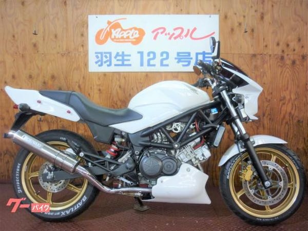 vtr250のキャブMC33後期に乗っていますテールカウルを変 - Yahoo!知恵袋