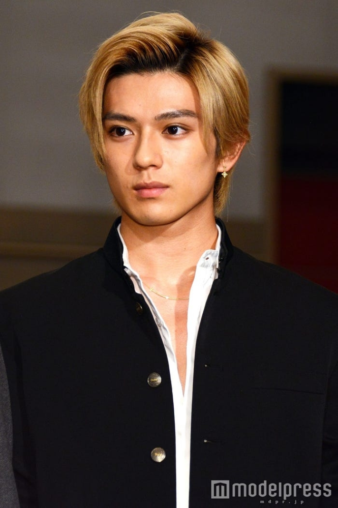 新田真剣佑出演のCMで着用 サマンサティアラのアクセサリー | C