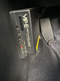 中古車で買ったFTOの運転席側に付いていたこの装置はなんですか？ 