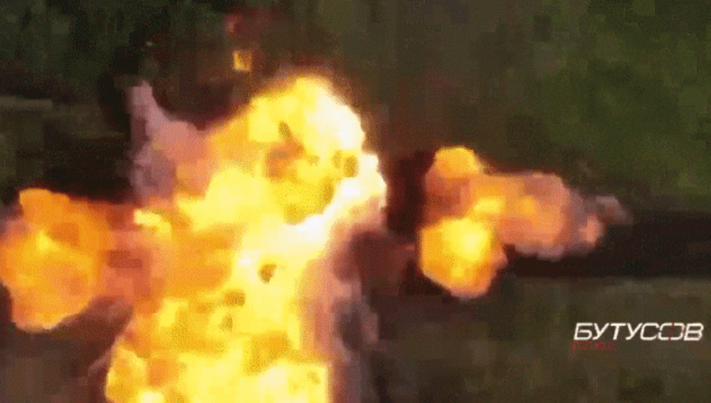 【ウクライナ軍のミサイルで、ロシアの最新型主力戦車Ｔ90が大爆発】8/8(月) https://news.yahoo.co.jp/articles/5a034d568896f2f8aa5ebb69e21478db07215e7d (動画あり) 映像の説明には「戦車内部の弾薬が爆発し、Ｔ90とみられるロシア軍戦車が破壊された」と記載されている。 . これもジャベリンが命中したのかな？