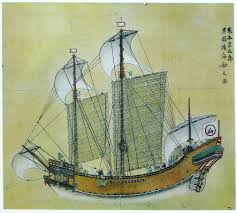 朱印船には、和船でなく唐船（ジャンク船）が用いられた理由は何ですか？ □ ＜私の疑問点＞ 当時の和船は、唐船に比べると外洋航海には向かなかった？ なんで和船は外洋航海に向かなかったのか教えてください。 □ ＜ウイキペディア、朱印船の記述＞ 朱印船として用いられた船は、初期には中国式のジャンク船が多数であった。 後には末次平蔵の末次船や荒木宗太郎の荒木船に代表されるジャンク船にガレ オン船の技術やデザインを融合させた独自の帆船が登場し、各地で製造され運 用されることとなる。 それらの船のサイズは大抵500～750tであり、乗組員はおおよそ200人であっ た（人数が判明している15隻の平均人数は236人である）。また、東南アジア 貿易が盛んであった時には、木材の品質もよく造船技術も優れていたシャムの アユタヤで大量の船が注文・購入された。 ＜荒木船＞