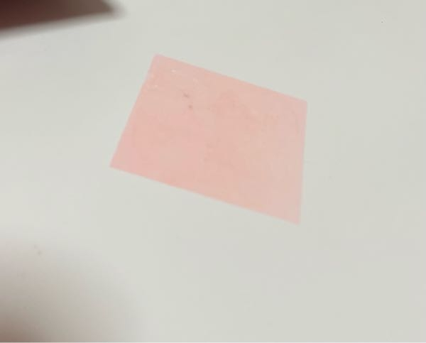 白いテーブルに貼っていた付箋の色が付いてしまいました！ どうやって落ちますか？？