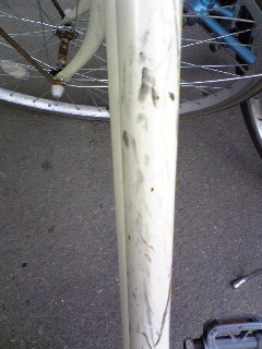 自転車 黒い汚れ 手についた 100均 化粧品