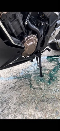 Cbr650rクーラント液漏れに関して朝分程運転し 停車 その Yahoo 知恵袋