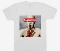 至急 Supremeのこのtシャツはかっこいいと思いますか Yahoo 知恵袋