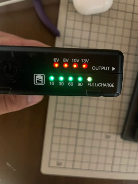 空調服に付いてるバッテリーの電源がつきません。充電コードを挿す 