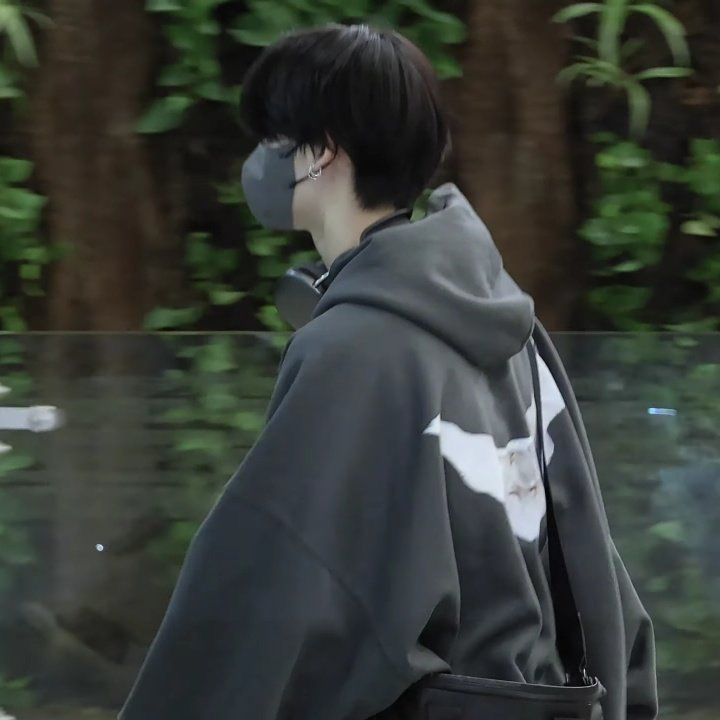 ENHYPEN 公式 パーカー