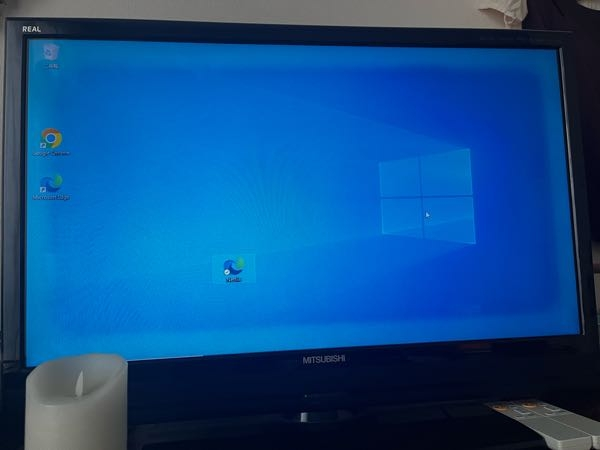 40インチ　AQUOS テレビ　白い縁 テレビの枠にこのような白い枠がうっすらと出るようになりました