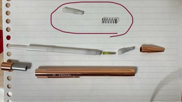 シャーペンを分解してしまい戻せなくなりました。まるで囲んたパーツの