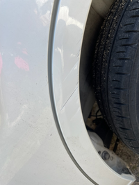 車を掠ってしまい自分で直そうと思っています このくらいの傷だったらコンパ Yahoo 知恵袋