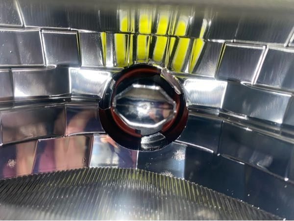 ライブディオZX中期型のヘッドライトバルブについて質問です。バ