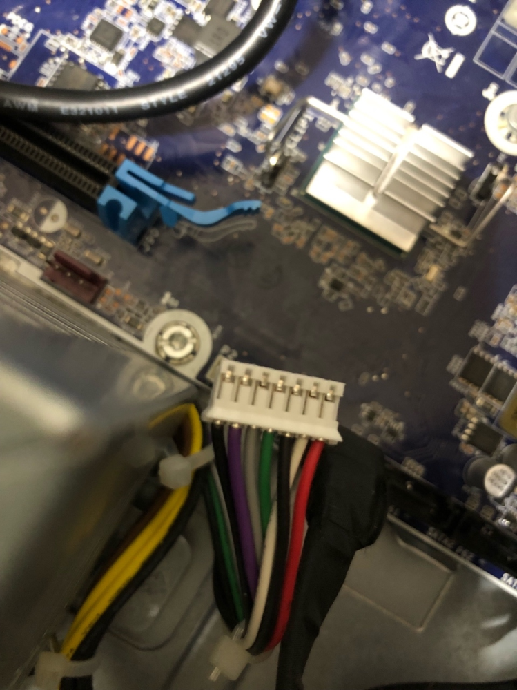 最近HPの少し古いデスクトップPCを入手しました。(hpz2sffg4w