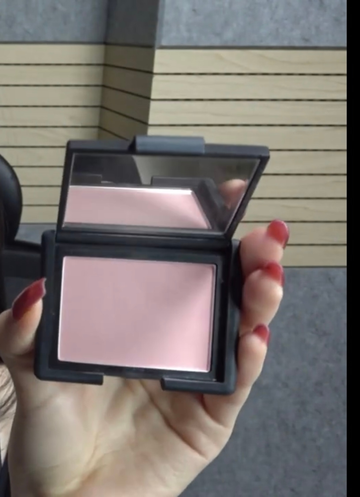 NARS、SUQQU、CEZANNEだったらどのチークがいいと思いますか？ちな