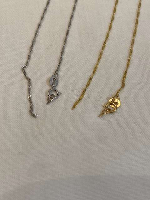 何もしてないのにK18ネックレスが切れました。 - 画像を載せ